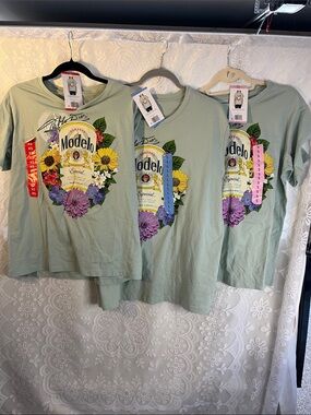😻5for$15😻Modelo Sage Floral Logo Short Sleeve Tee XS,S,L